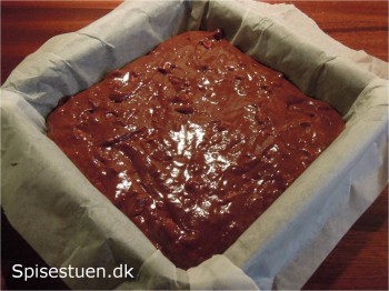 brownie med pekannødder og karameltop-9