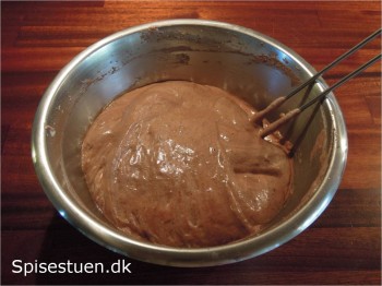 chokolade-lagkage-med-kirsebær-7