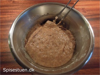dadel-muffins-med-chokoladetopping-13