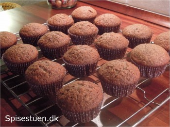 dadel-muffins-med-chokoladetopping-14
