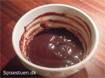 dadel-muffins-med-chokoladetopping-4