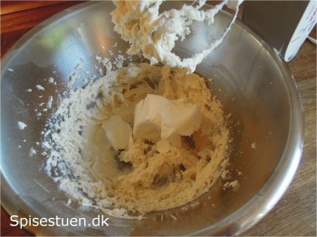 græskar-kage-med-cream-cheese-frosting-12