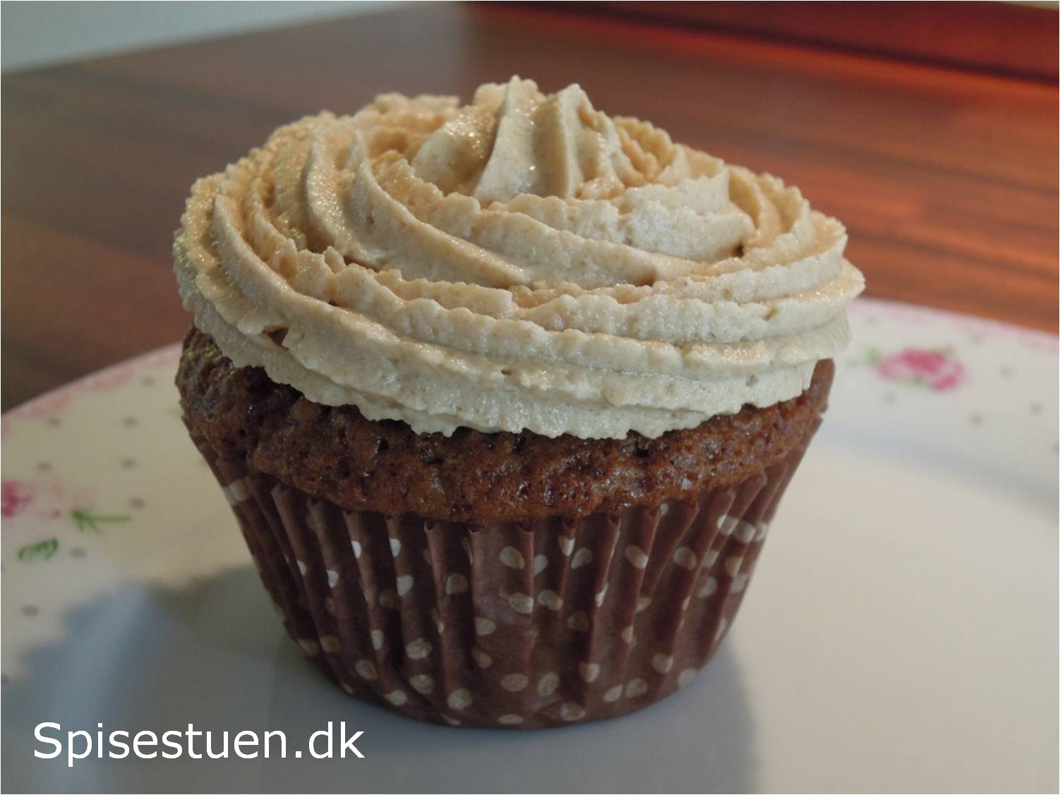 Kanelkaffe muffins med karamel frosting Spisestuen kanelkage