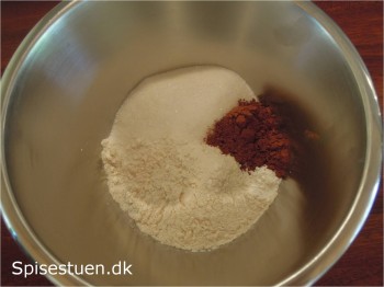 kanelkage-med-karamel-og-flødeskum-2