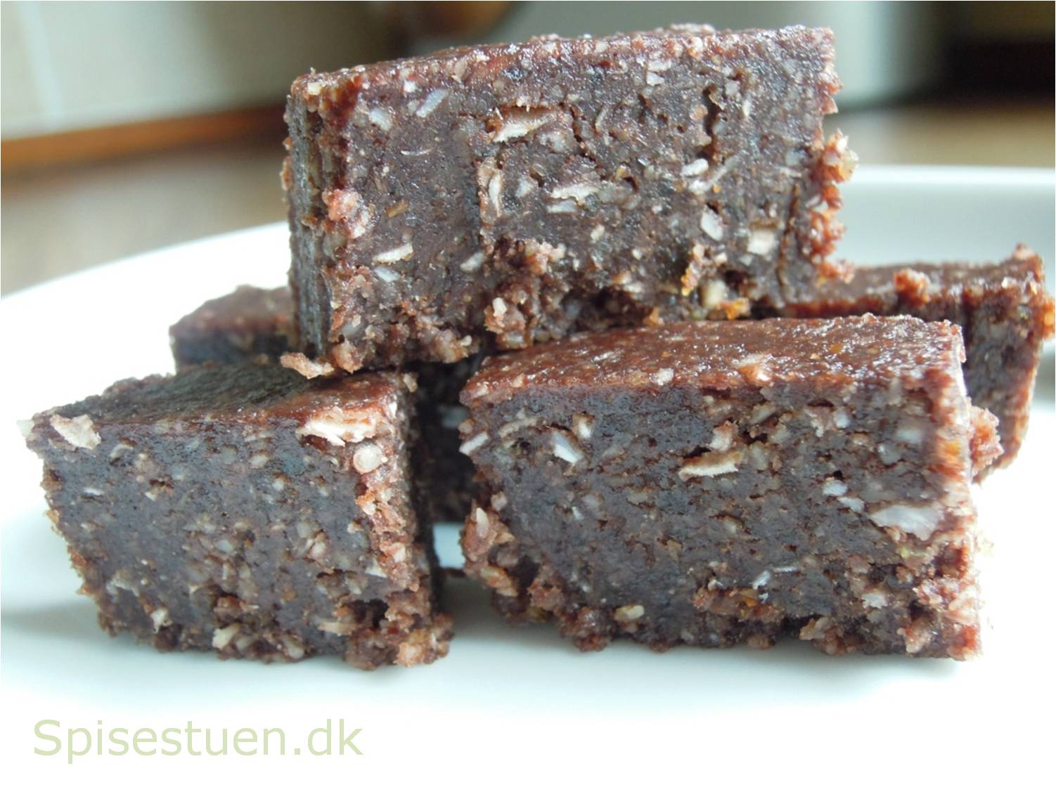 Raw mandel/kokos brownie Spisestuen kanelkage