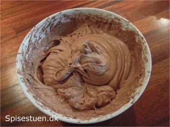 nuttellamuffins-med-chokolademousse-15