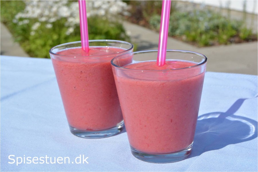 sommersmoothie-med-rabarber-4