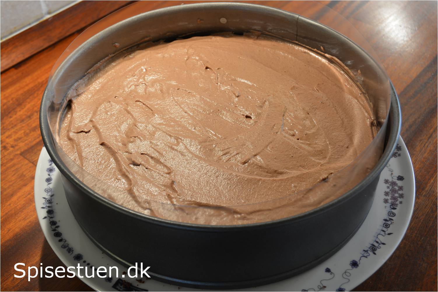Chokoladekage med chokolademousse og hindbærgelé