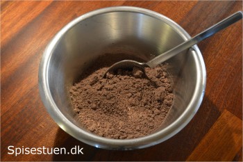 chokoladekage-med-chokolademousse-3