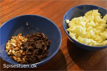 æblemuffins-med-mandler-og-chokolade-2