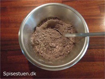 chokoladekage-med-smørcreme-bedst-3