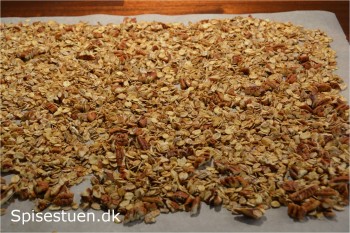 granola-med-pekannødder-og-ahornsirup-4