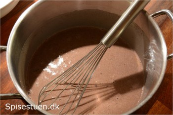 fastelavnsboller-med-chokoladecreme-4