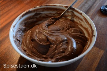 fastelavnsboller-med-chokoladecreme-6