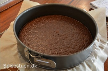 chokoladekage-med-jordbærmousse-10