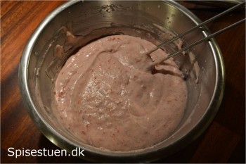 chokoladekage-med-jordbærmousse-20