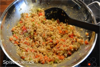 stegte-ris-med-æg-og-grøntsager-10
