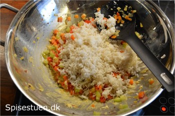 stegte-ris-med-æg-og-grøntsager-8
