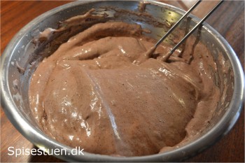 chokoladeroulade-med-rabarber-12