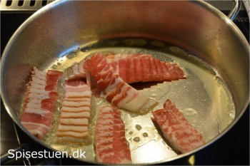 rosenkål-og-bacon-gratineret-med-cheddar-2