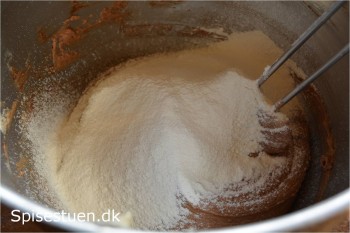 chokoladekage-med-marcipan-8