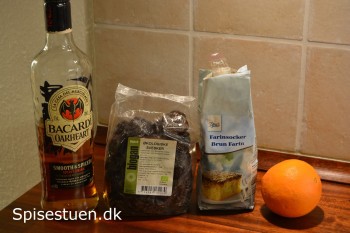brownie-med-sveskemos-og-risalamande-1