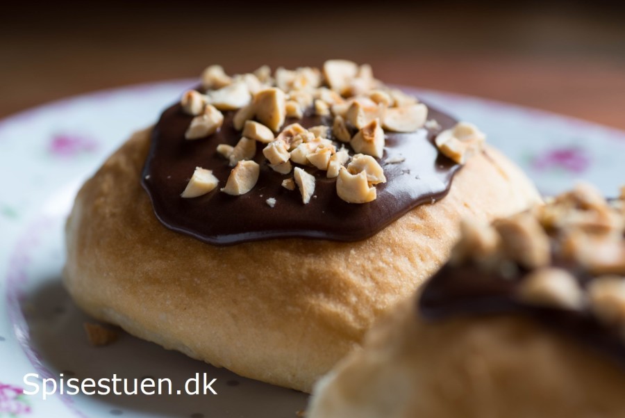 fastelavnsboller-med-mokkacreme-15