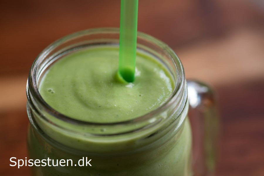 grøn-smoothie-med-avocado-8