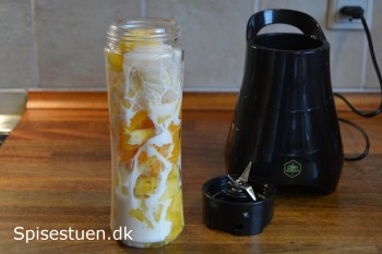smoothie-med-mango-og-ananas-3