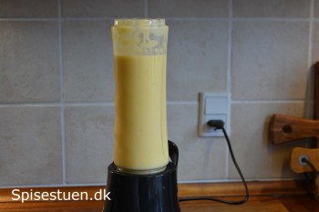 smoothie-med-mango-og-ananas-5