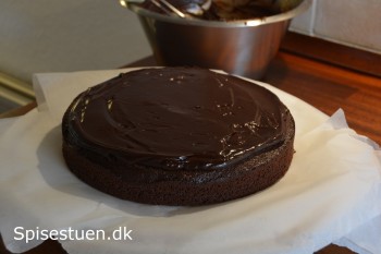 chokoladelagekage-devils-food-cake-16