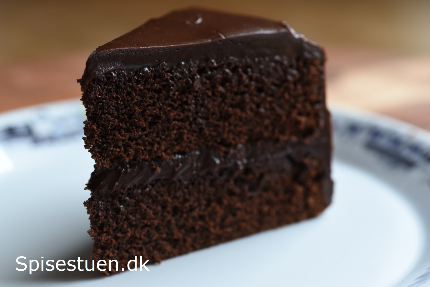 Chokoladelagkage – devils food cake