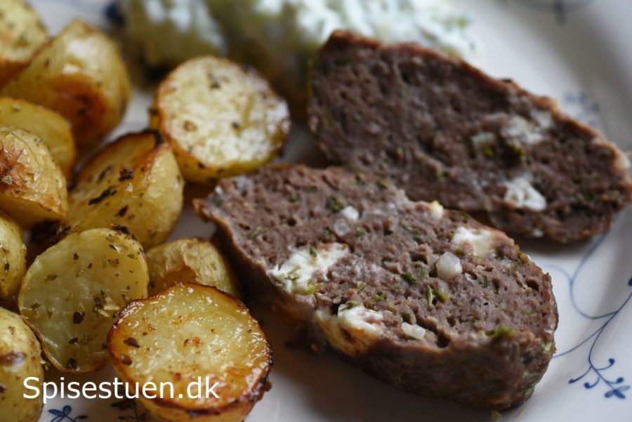 græsk-farsbrød-med-citronkartofler-og-tzaziki-7