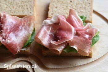 sandwich-med-karsecreme-avocado-og-parmaskinke-4