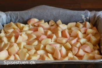 bradepandekage-med-æbler-7