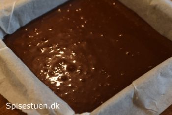 chokoladekage-med-hindbaerskum-10