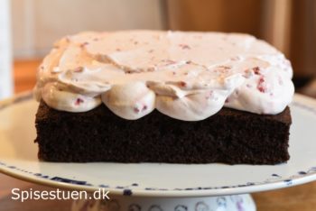 chokoladekage-med-hindbaerskum-16