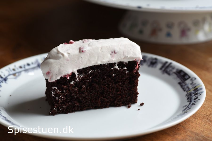chokoladekage-med-hindbaerskum-18