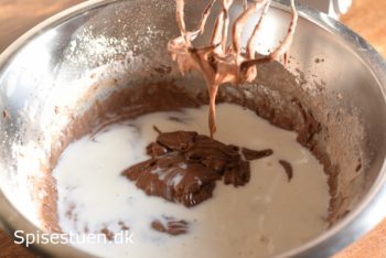 kanelkage-med-chokoladeglasur-7