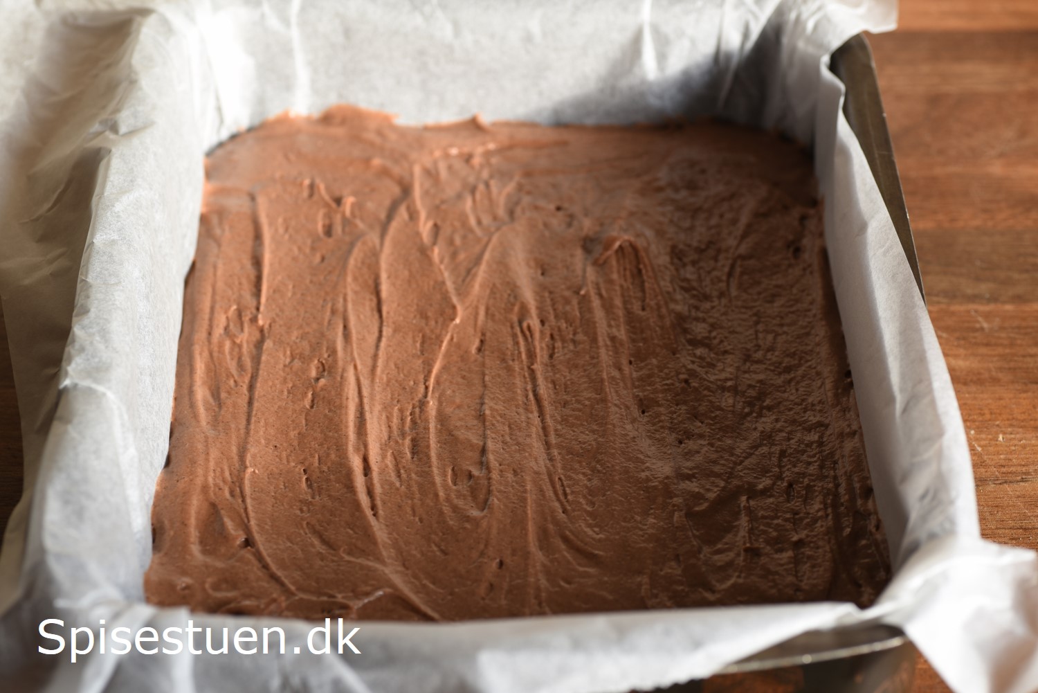 Kanelkage med karamel chokoladeglasur Spisestuen kanelkage